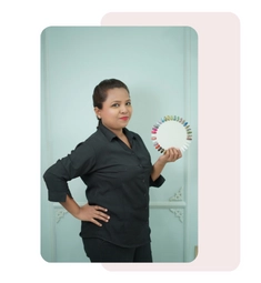 Pam - Nail Artist